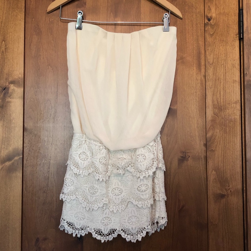 ⭐️2/$30⭐️UK2LA white lace dress